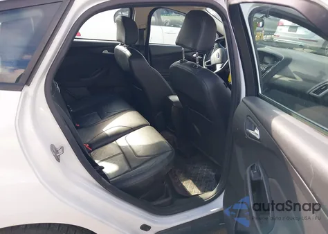 2016 Ford Focus Se z USA, uszkodzony, nr VIN 1FADP3K2XGL332605